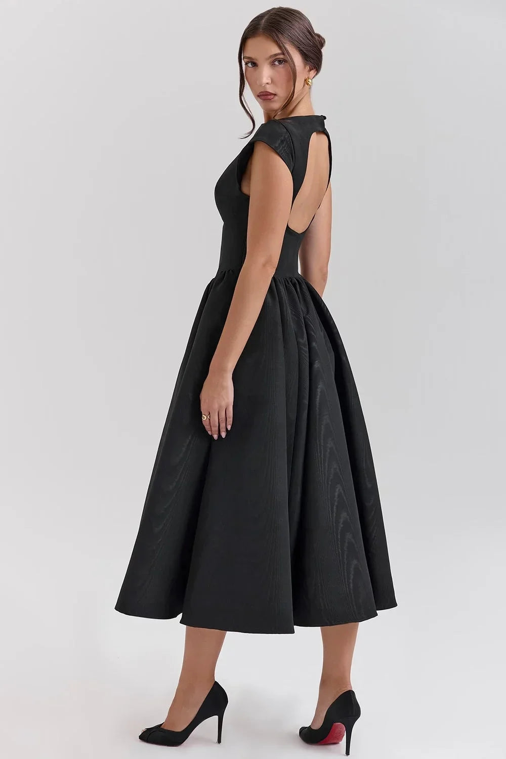 Women's elegant sculpted bodice midi dress with cap sleeves – Bahnhof